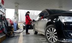 “三桶油”上半年净赚1750亿元，成品油需求加速下滑销量分化