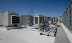 亿纬锂能赴港突围