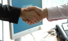 中国银行：聘任张辉为行长