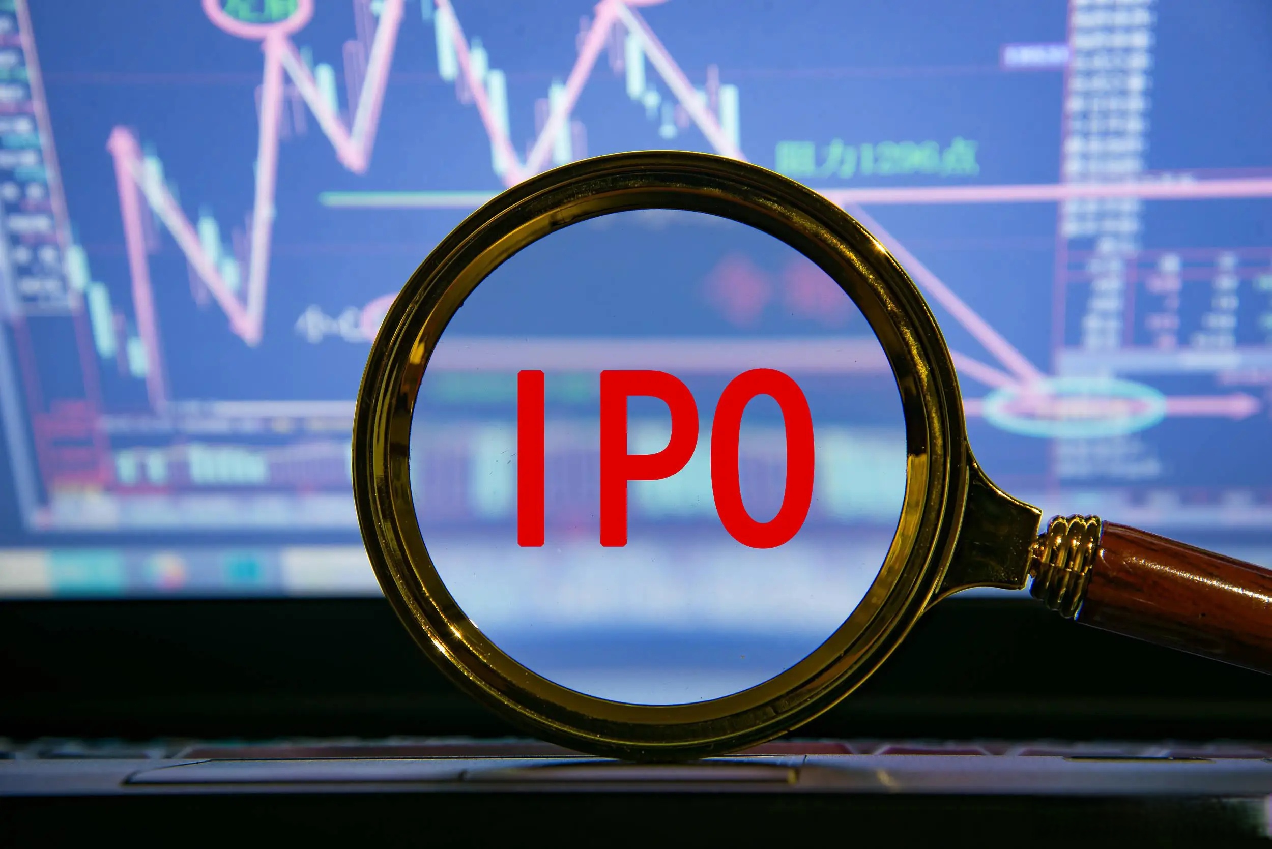 出海需求叠加港股回暖 新能源企业接二连三赴港上市