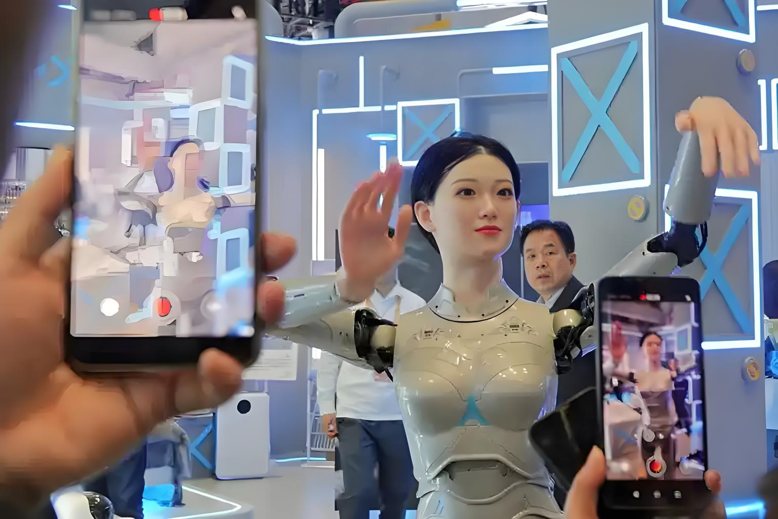 跑半马进工厂 人形机器人场景应用展现新气象