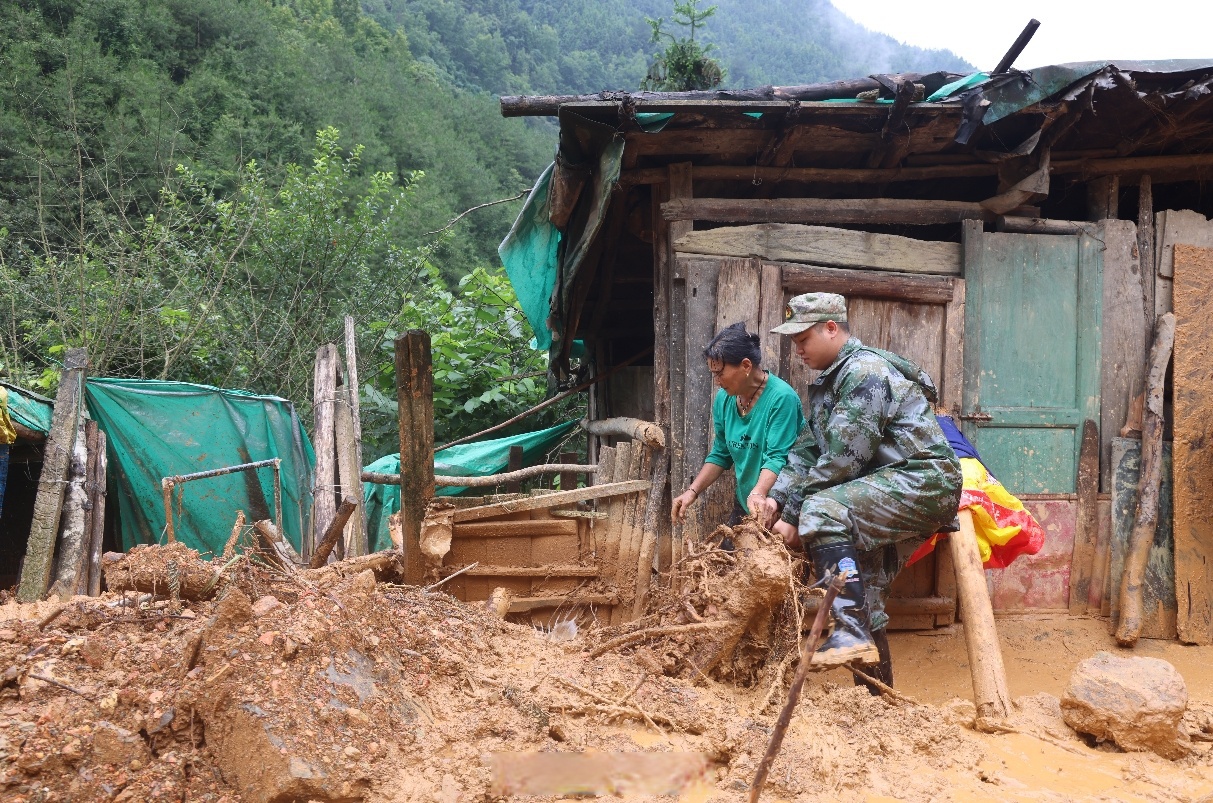多地遭暴雨袭击 银行机构全力支持防汛救灾