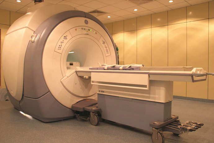 万通发展跌停后公告实控人王忆会拘留 近3年半均亏损