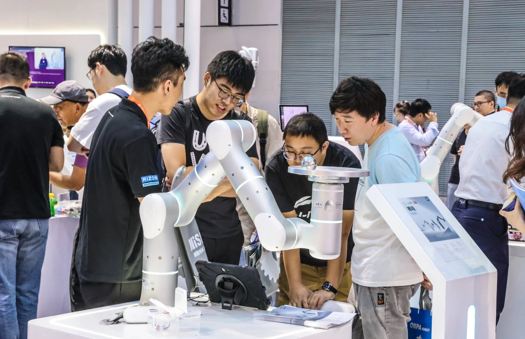 “硬科技”火了 机构组团调研“硬科技”领域上市公司