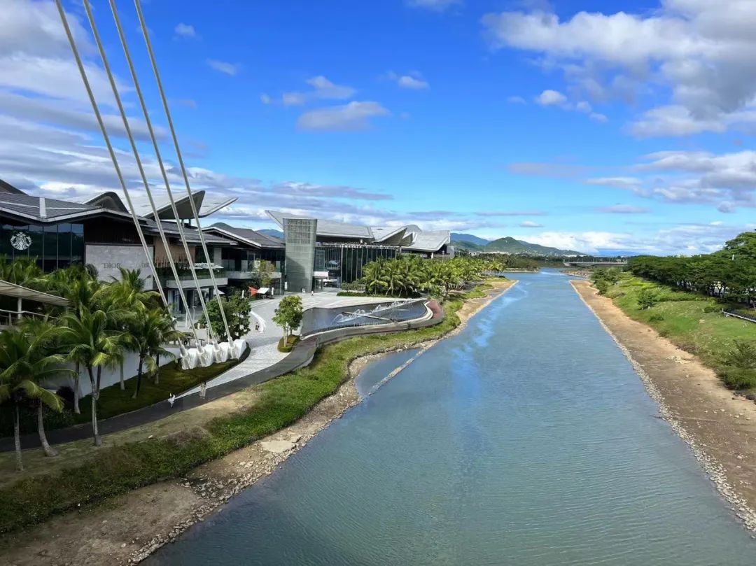 政策红利打开空间 中长期资金“压舱石”效应凸显