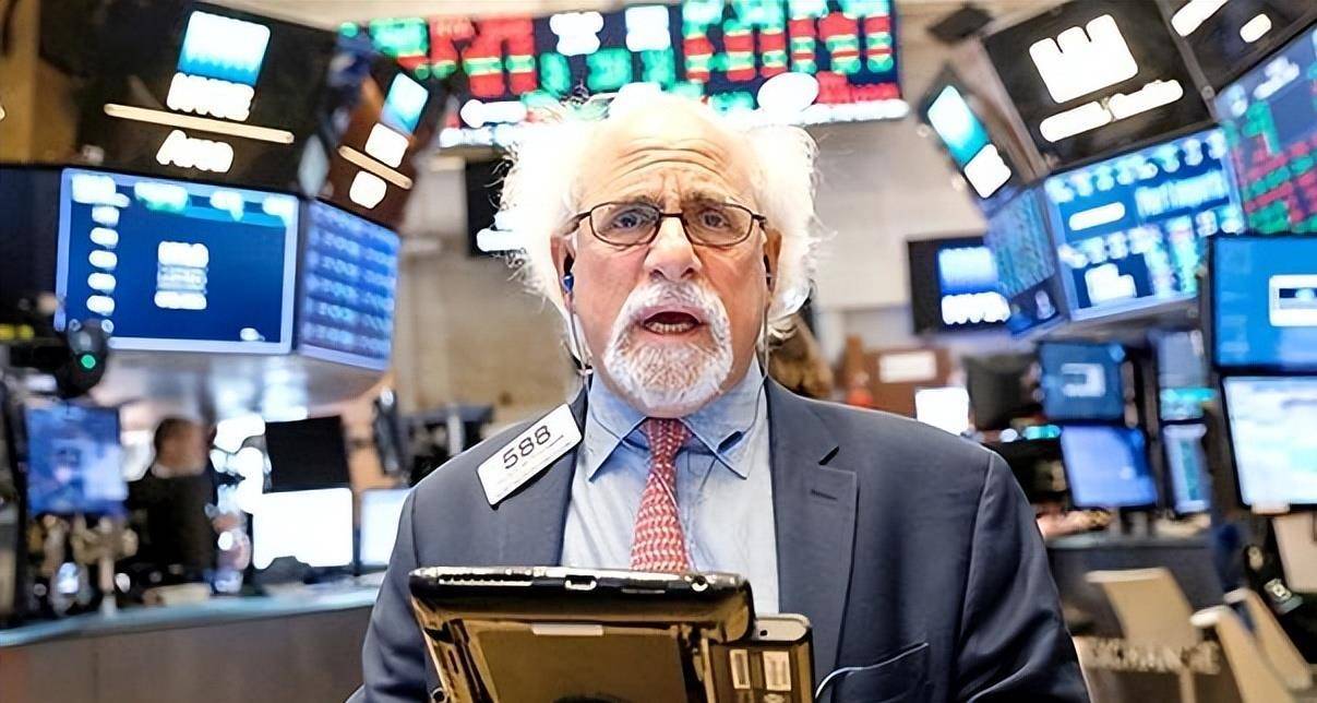 【美股盘前】特朗普今晚8点将对经济、美联储等发表观点；三大期指齐涨，Palantir涨超5%，AMD、英国石油涨超2%；瑞银上调伯克希尔目标价